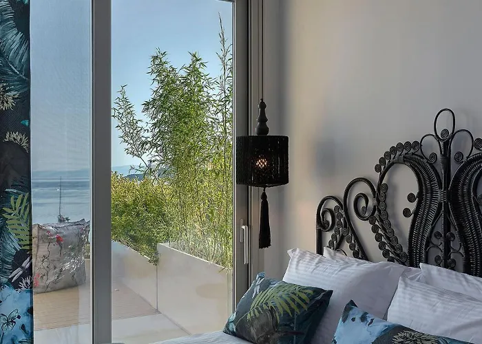 Super Luxury Five-bedroom Private Infinity Pool Villa Città di Skiathos