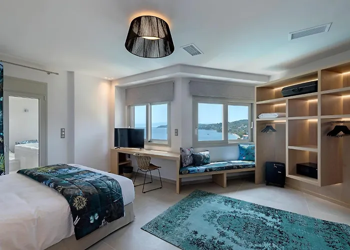 Super Luxury Five-bedroom Private Infinity Pool * Città di Skiathos