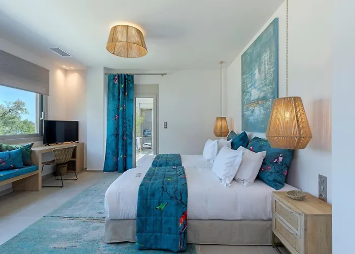 Super Luxury Five-bedroom Private Infinity Pool