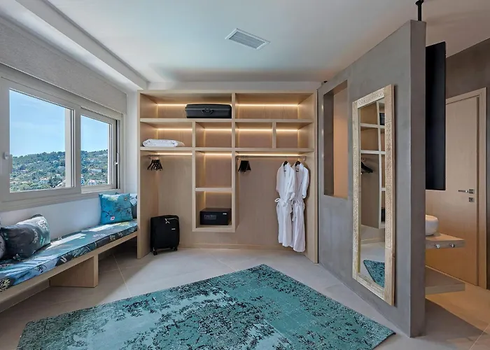 Super Luxury Five-bedroom Private Infinity Pool *