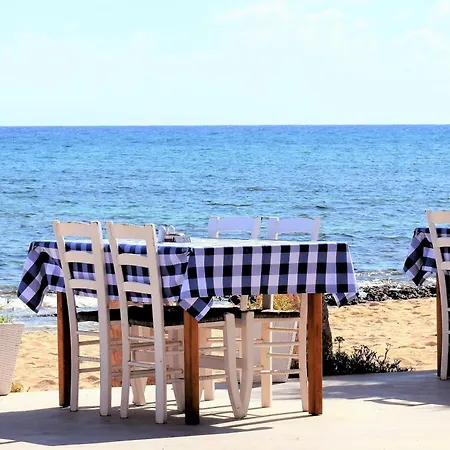 Super Luxury Five-bedroom Private Infinity Pool & Astounding Sea Views *