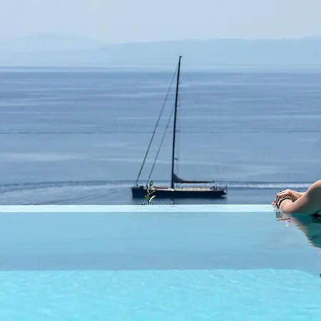 Super Luxury Five-bedroom Private Infinity Pool Вилла