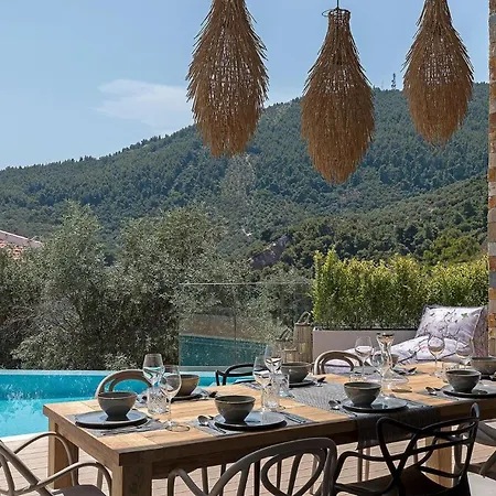Super Luxury Five-bedroom Private Infinity Pool