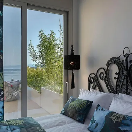 Super Luxury Five-bedroom Private Infinity Pool Вилла Скиатос
