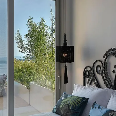Super Luxury Five-bedroom Private Infinity Pool Вилла