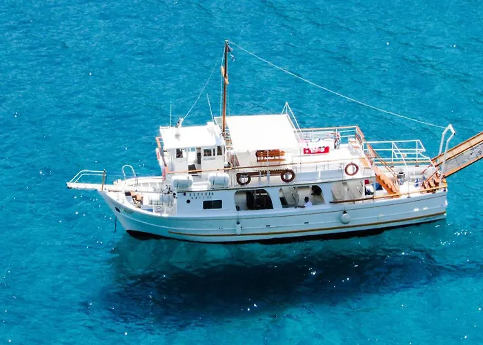 Super Luxury Five-bedroom Private Infinity Pool Skiatos