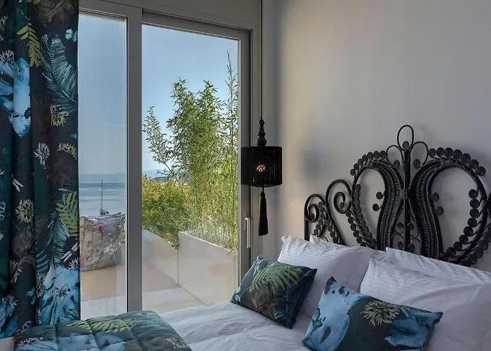 Willa Super Luxury Five-bedroom Private Infinity Pool