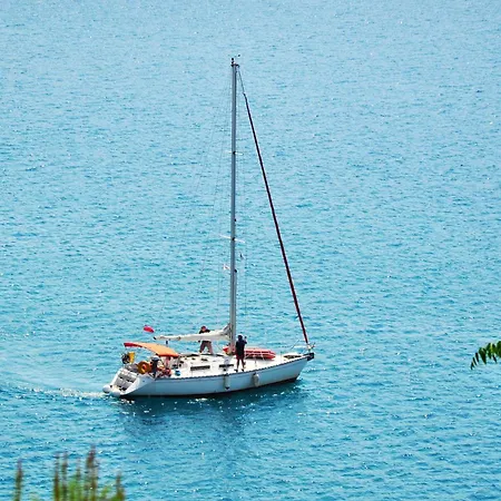 Super Luxury Five-bedroom Private Infinity Pool Vila